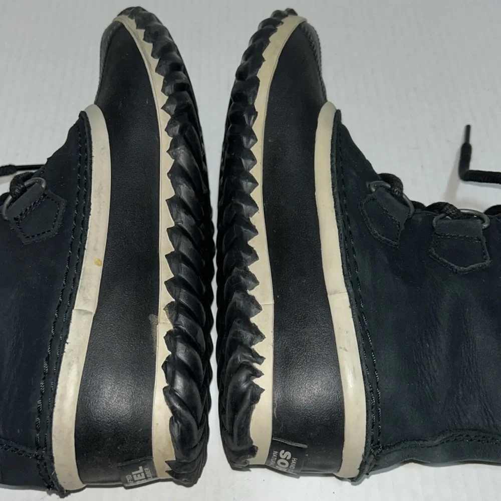 Sorel Caribou Slim Black Winter Boots - Women’s Size 6